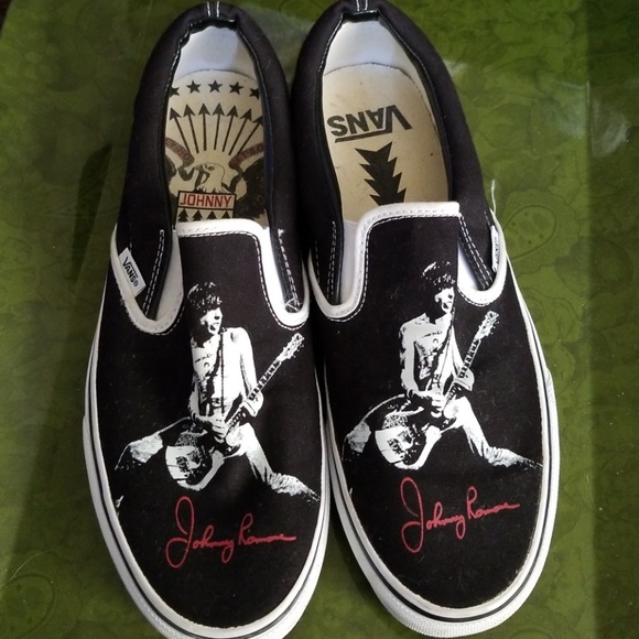 vans slip on johnny ramone